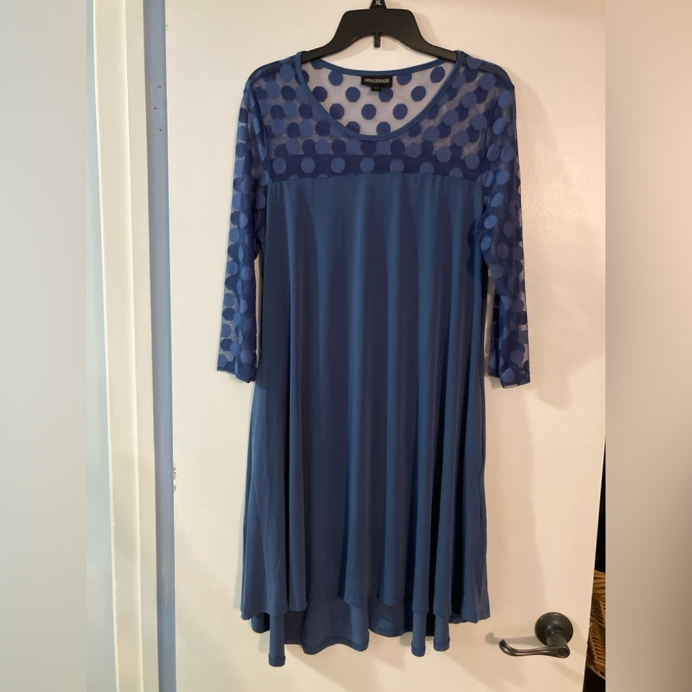 Nina Leonard dress in blue. Casual yet dressy. Has pockets. Size L. EUC.